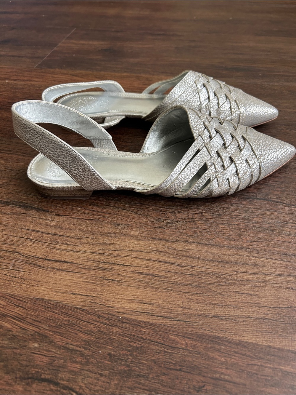 Vince Camuto Metallic Silver Woven Pointed Toe Slingback Flat Mules, size 7.5m - Picture 4 of 6
